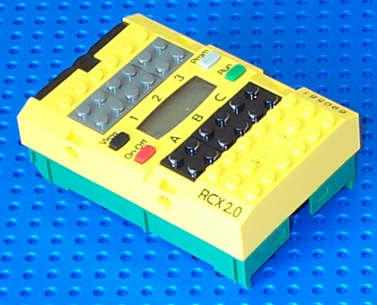 883c